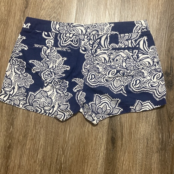 GAP High Waist Blue and White Floral Shorts - Picture 2 of 5